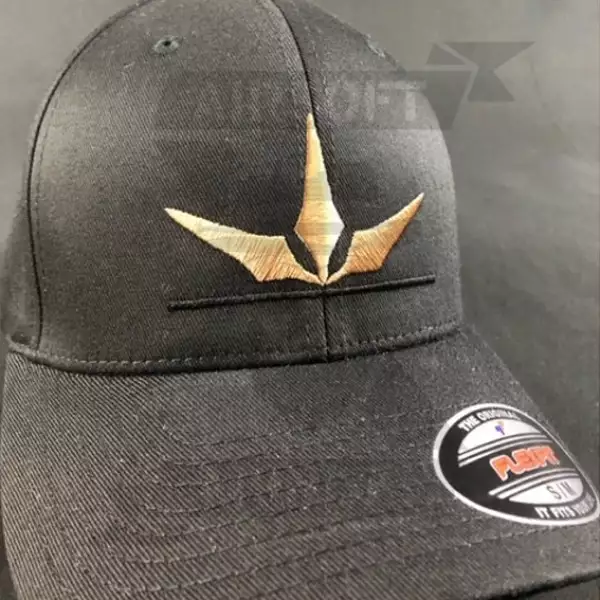 GORRA CURVA SPEEDSOFT ELASTICA NEGRA DORADA (M)